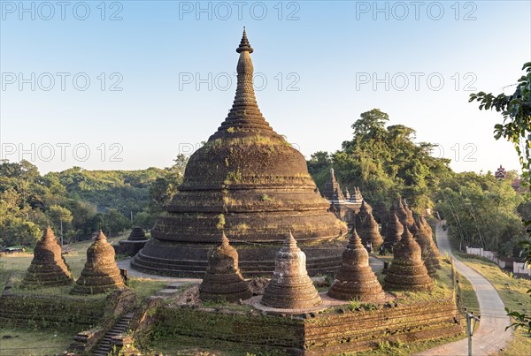 Yadanabon Pagoda
