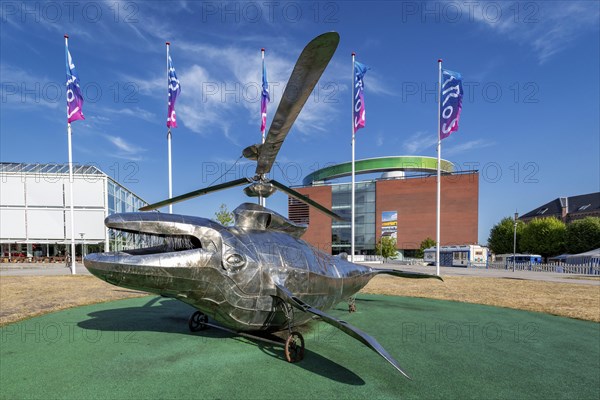 Humpback Gunship by Benjamin Gilberts in front of Aarhus Art Museum