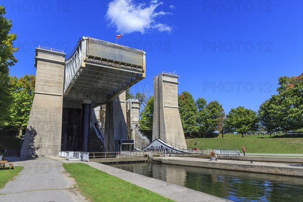 Ship lift Peterborough