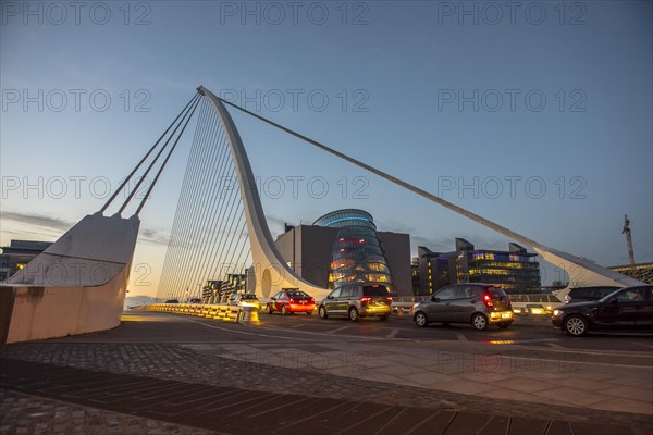 Cars on Samuel Beckett Bridge