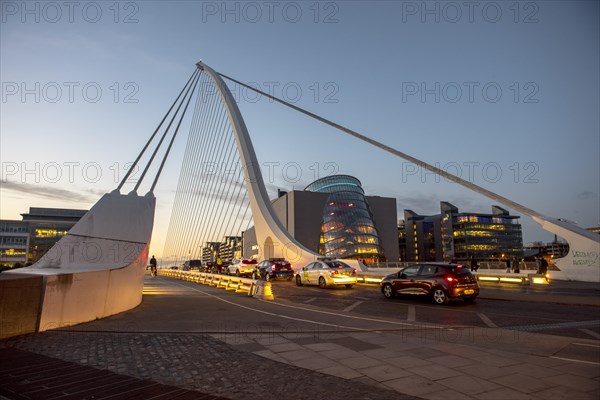 Cars on Samuel Beckett Bridge