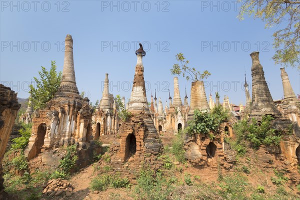 Old Buddhist stupas of Shwe Inn Thein Paya