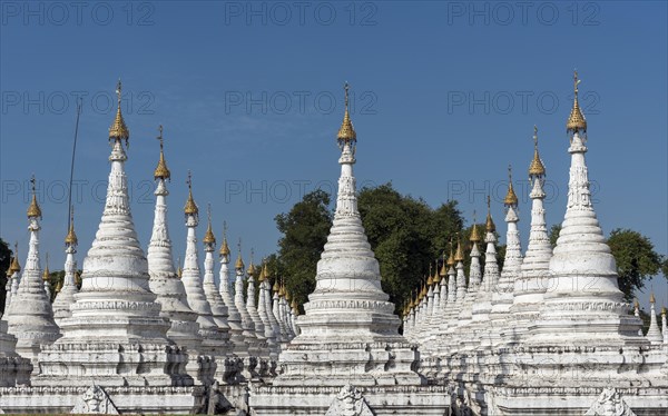 White stupas at Sandamuni Pagoda