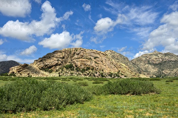 Khugnu Khan Mountains