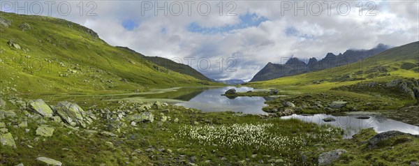 Scheidsee lakes in front of summit Patteriol