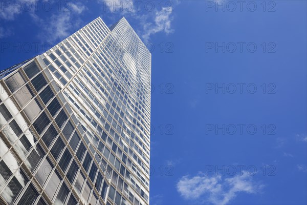 Office tower KolnTurm im Mediapark