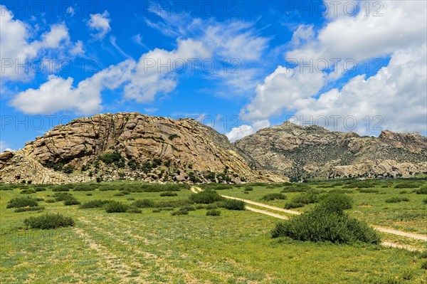 Khugnu Khan Mountains