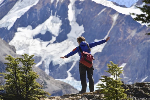 Woman hiking at Cerro Fitz Roy