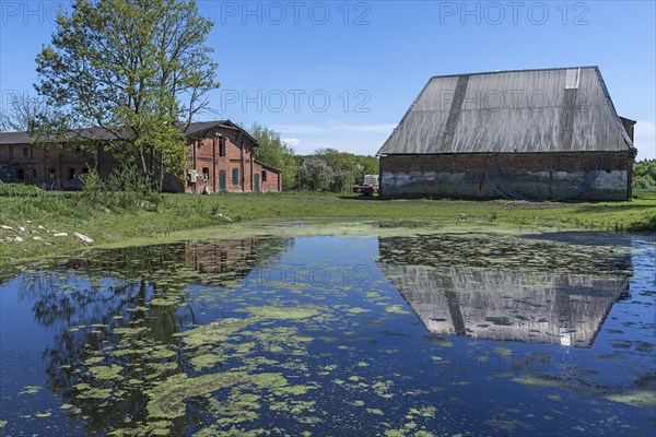 Othenstorf Estate with poultry and pigpen pond