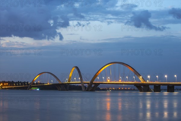 The Juscelino-Kubitschek bridge spans Lake Paranoa