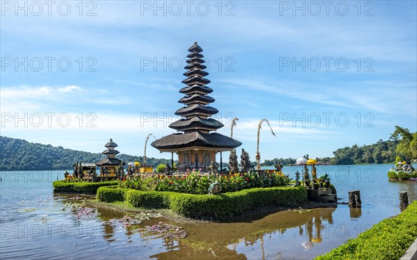 Buddhist water temple Pura Ulun Danu Bratan