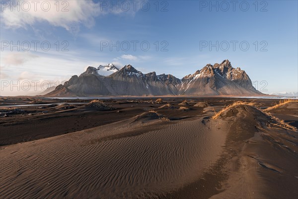 Evening atmosphere at the long lava beach