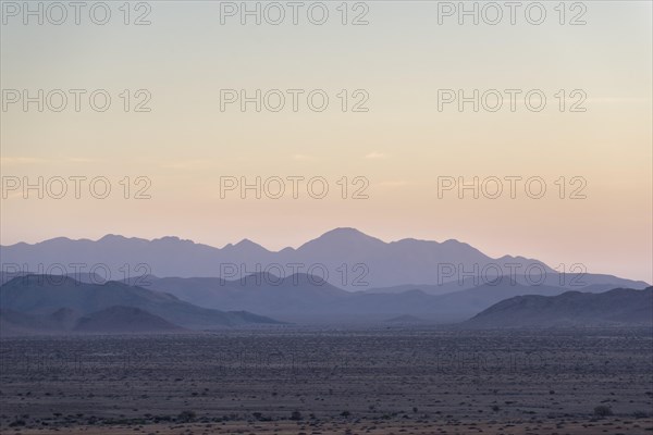 Dry landscape of the Naukluft mountains