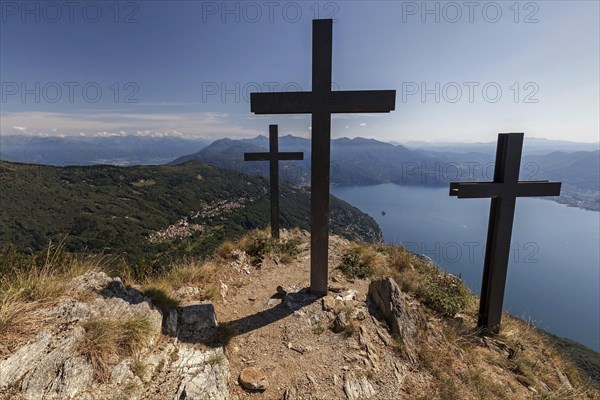 Crosses on Monte Morissolo