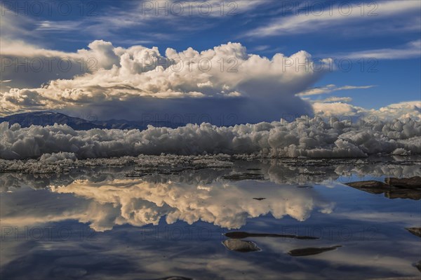 Ice structures with water reflection at the Khuvsgul Lake