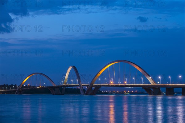 The Juscelino-Kubitschek bridge spans Lake Paranoa