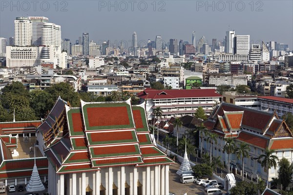 Ubsot Wat Saket with skyline