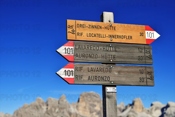 Signposted Lavaredo Hut