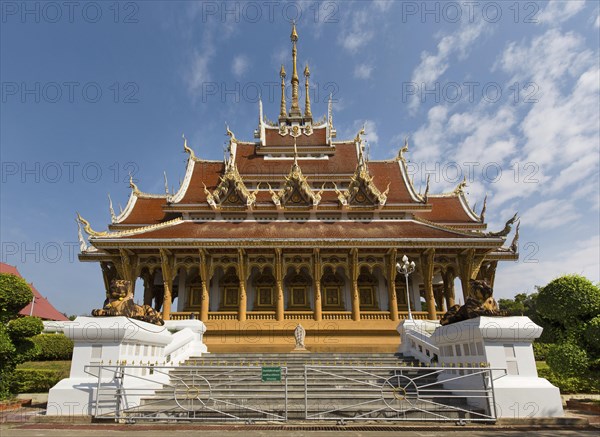 Saint Bot of Wat Pa Saeng Arun