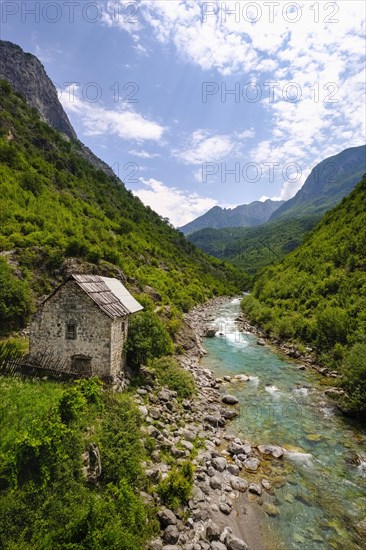 River Cem i Vuklit