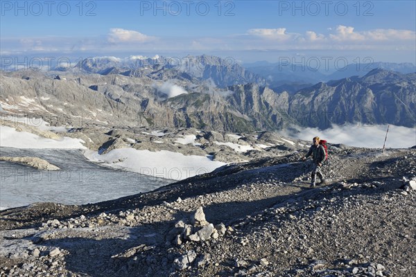 Mountaineers below the summit of the Hochkonig