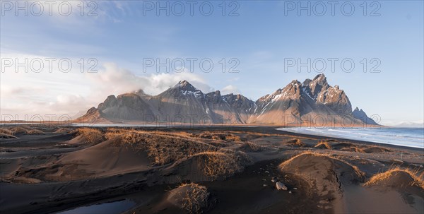 Evening atmosphere at the long lava beach