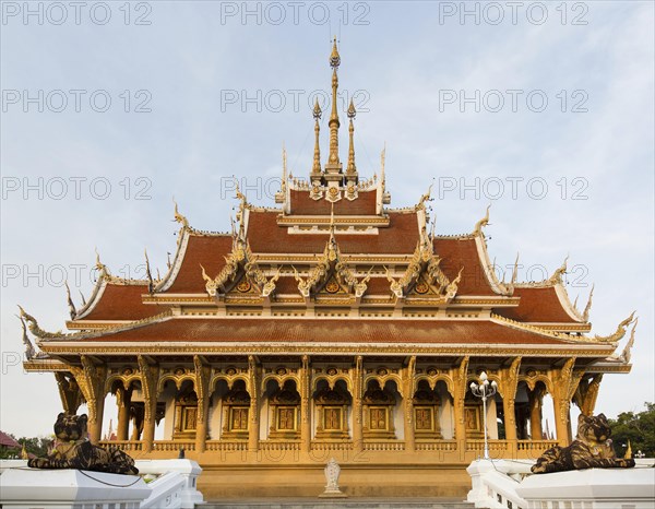Saint Bot of Wat Pa Saeng Arun