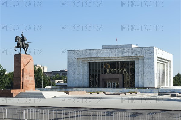 Ala-Too square and the State Historical Museum formerly Lenin Museum and Manas Statue