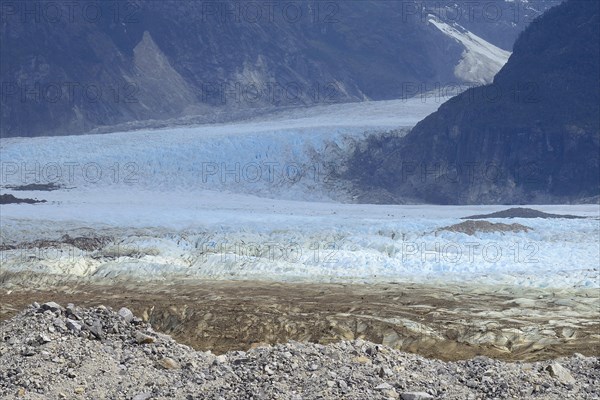 Glacier tongue