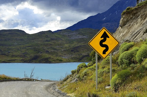 Road Sign Attention curves at Lago Pehoe