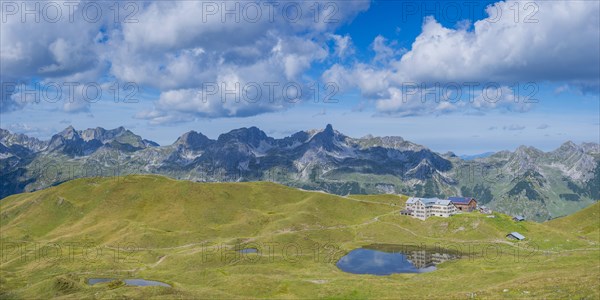 Kleiner Rappensee and Rappenseehutte alpine hut