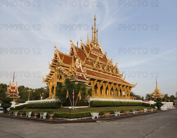 Saint Bot of Wat Pa Saeng Arun