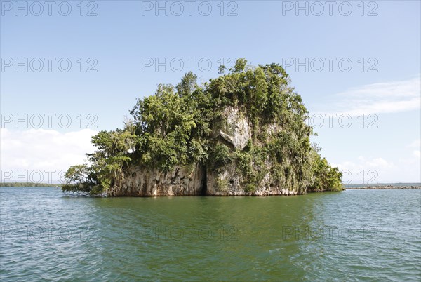 Cayo or Rock Island