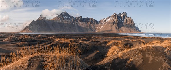 Evening atmosphere at the long lava beach