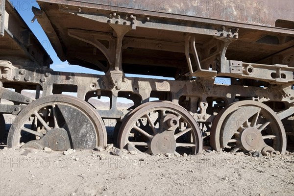 Wagon with sunken wheels at the railway cemetery
