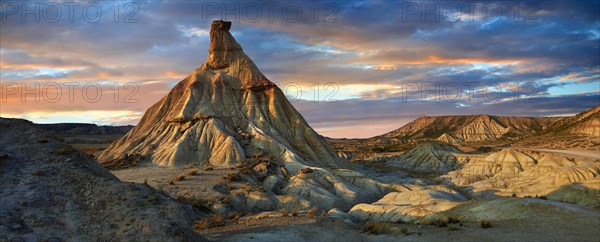 Castildeterra rock formation in the Bardena Blanca area