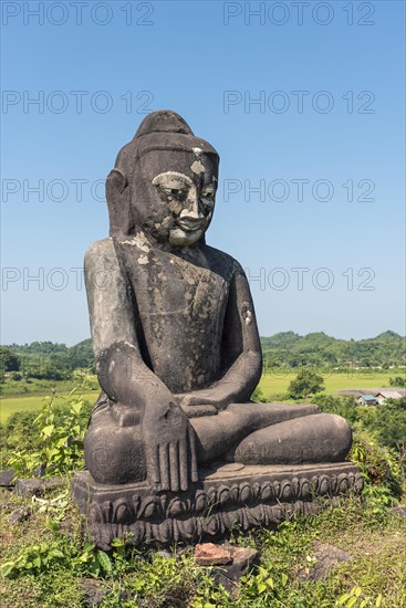 Buddha Statue at Peisi Taung (Pizidaung)