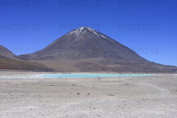 Volcano Licancabur behind Laguna Verde