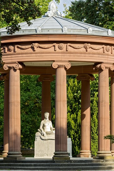 Round temple with marble sculpture of the goddess Hygieia by Hans Dammann