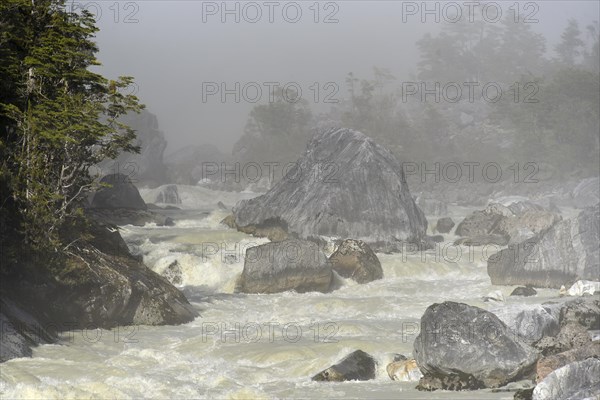 Rio Norte or Rio Exploradores in the fog