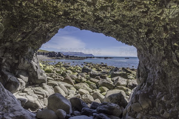 Rock arch in Brekkubas Bay