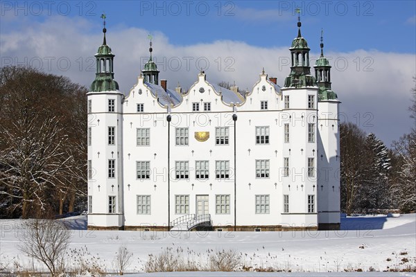 Castle Ahrensburg in the snow