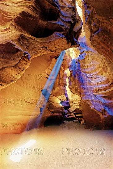 Incident light rays and yellow-red sandstone formations