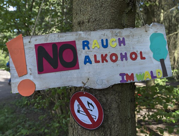 Prohibition sign at the tree