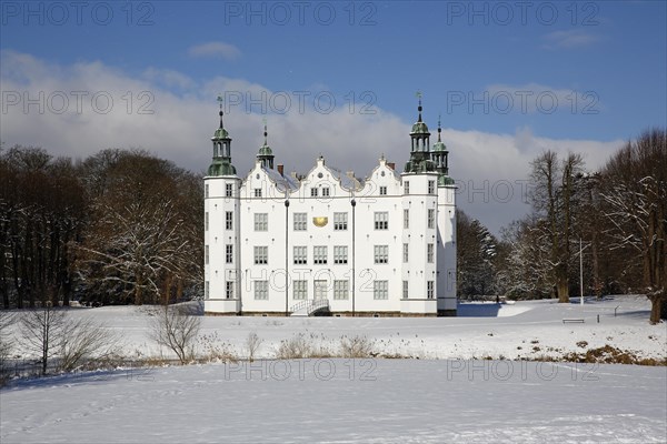 Castle Ahrensburg in the snow