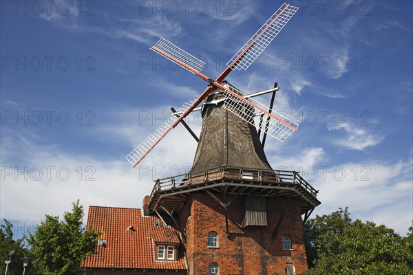 Windmill Aurora