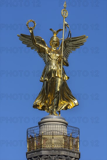 Bronze sculpture of Victoria on the Victory Column