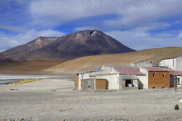 Houses on the Laguna Hedionda