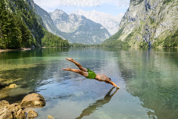 Young man jumps into Lake Obersee