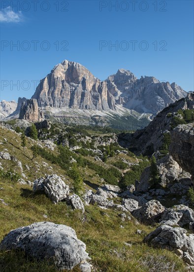 Hiking trail to Nuvolau